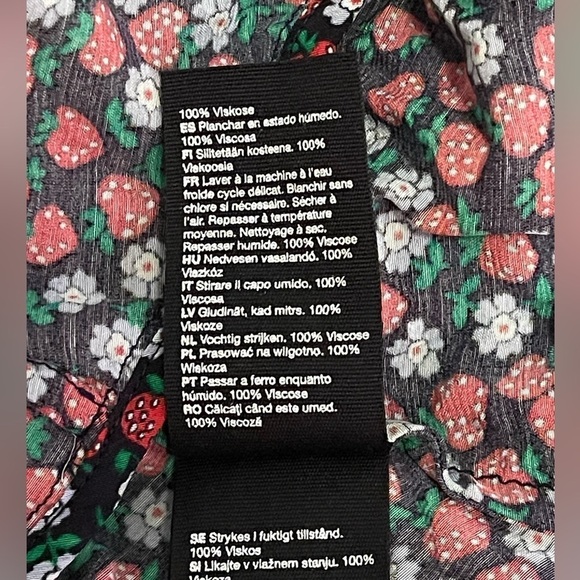 Paris Atelier & Other Stories blue red scallop edge strawberry wrap blouse - Picture 9 of 10